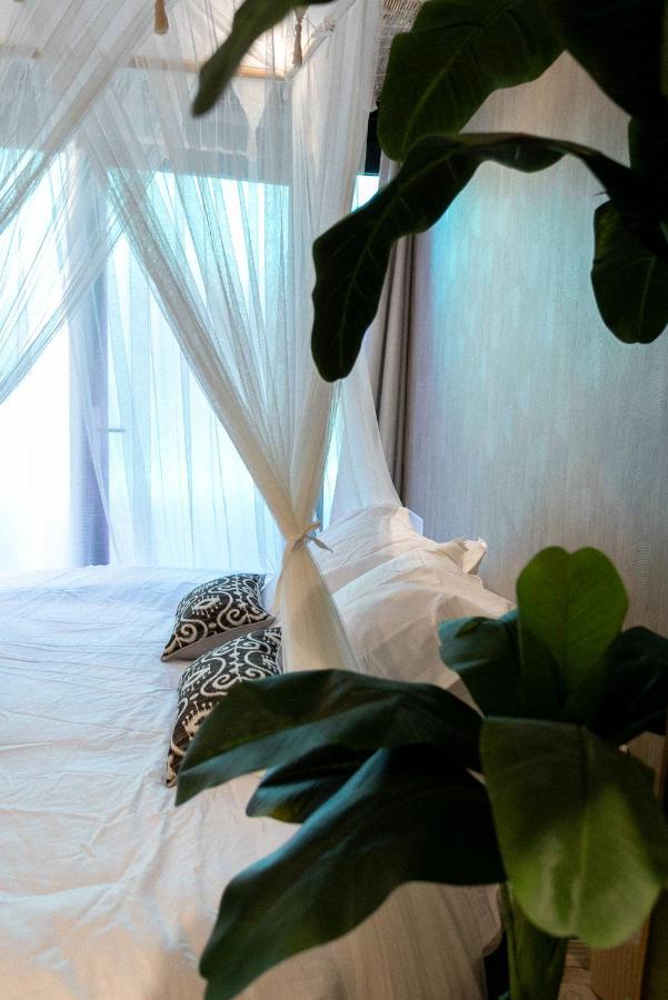Bali Serenity Balneo Et Lit Rond Lagnieu Esterno foto