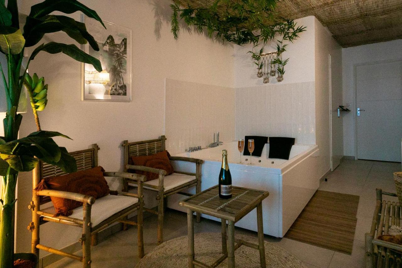 Bali Serenity Balneo Et Lit Rond Lagnieu Esterno foto